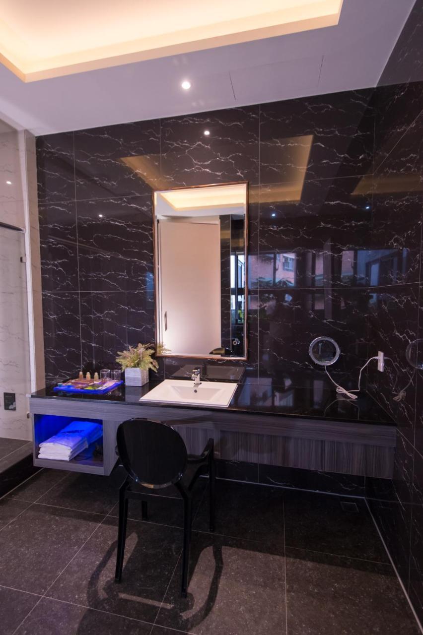 J Moon Villa Motel Taipei Eksteriør bilde